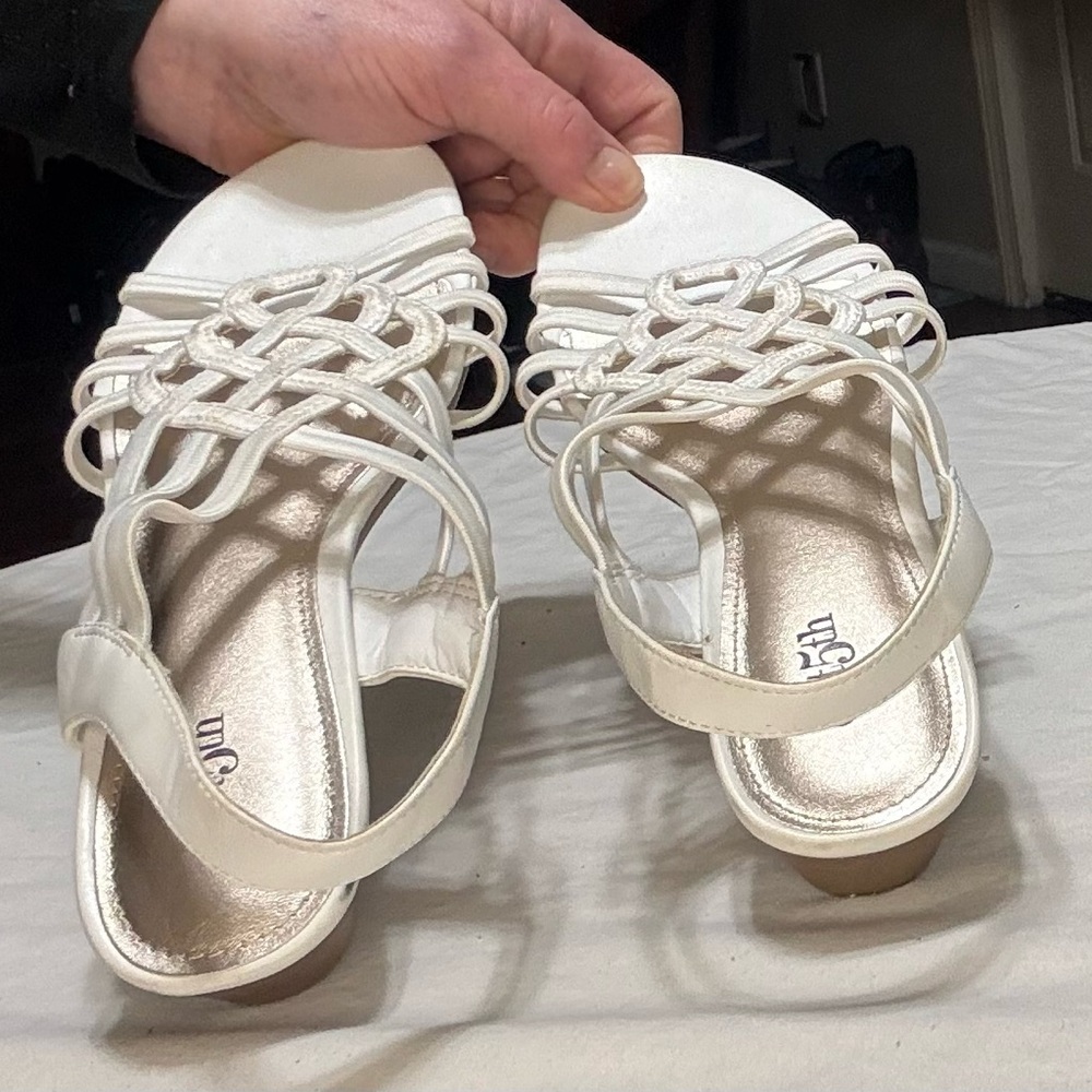 Elegant White Women's Sandals​ - Picture 2 of 5